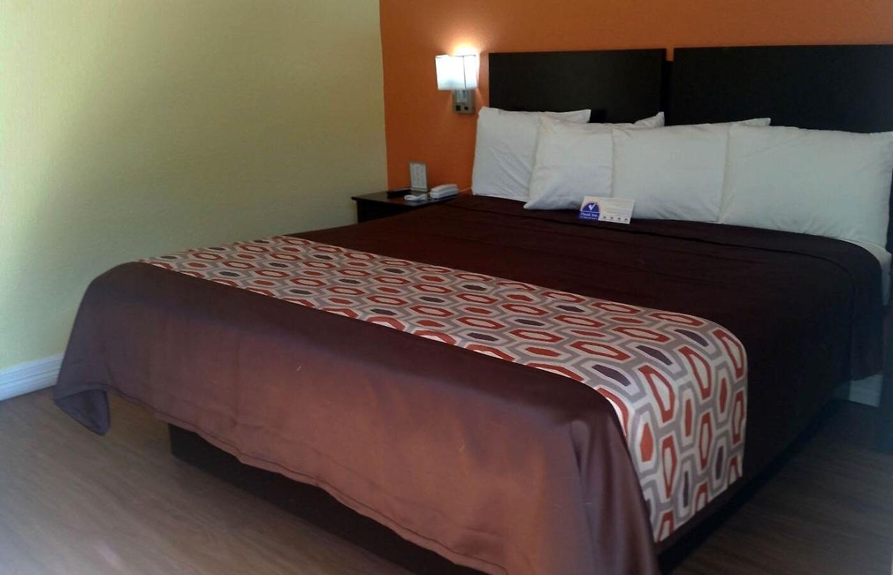 Americas Best Value Inn And Suites Groves Exterior foto