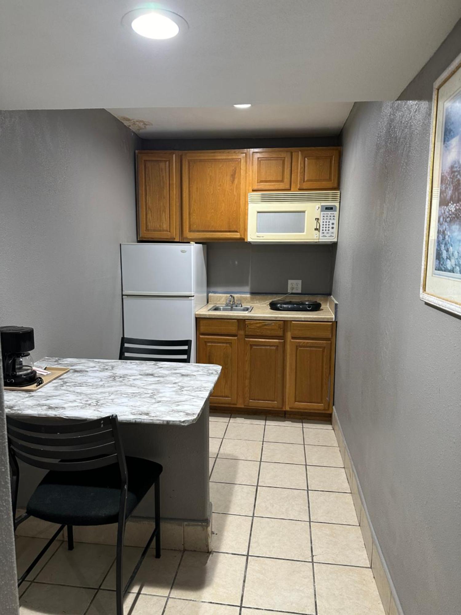 Americas Best Value Inn And Suites Groves Exterior foto