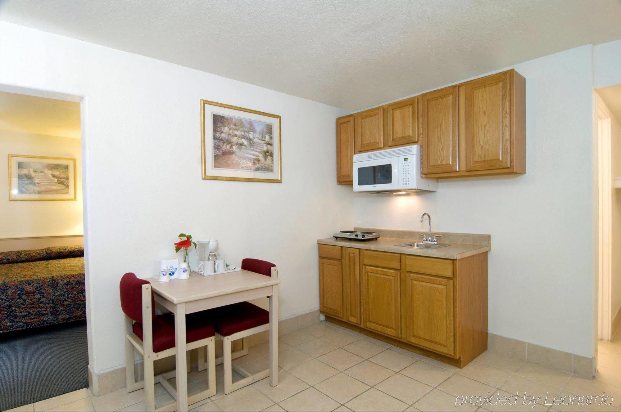 Americas Best Value Inn And Suites Groves Exterior foto